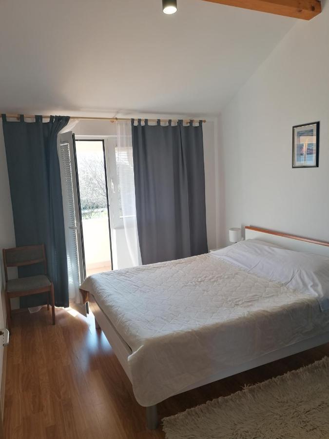 Apartments Tomas Бетина Екстериор снимка