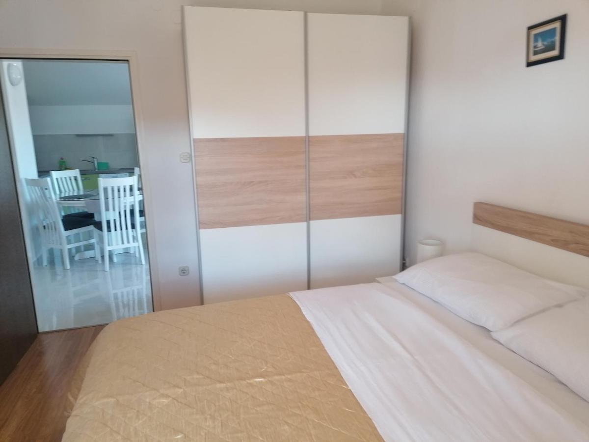 Apartments Tomas Бетина Екстериор снимка