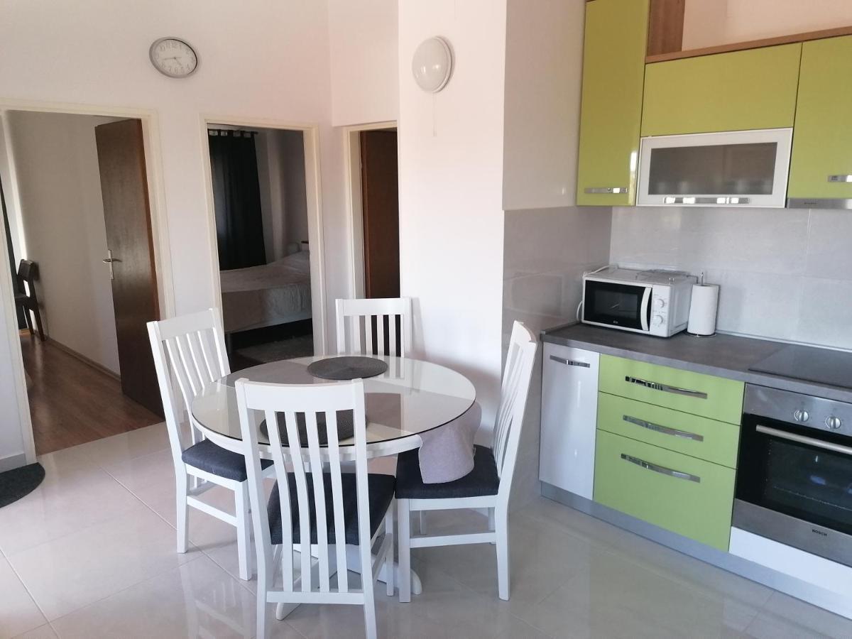 Apartments Tomas Бетина Екстериор снимка