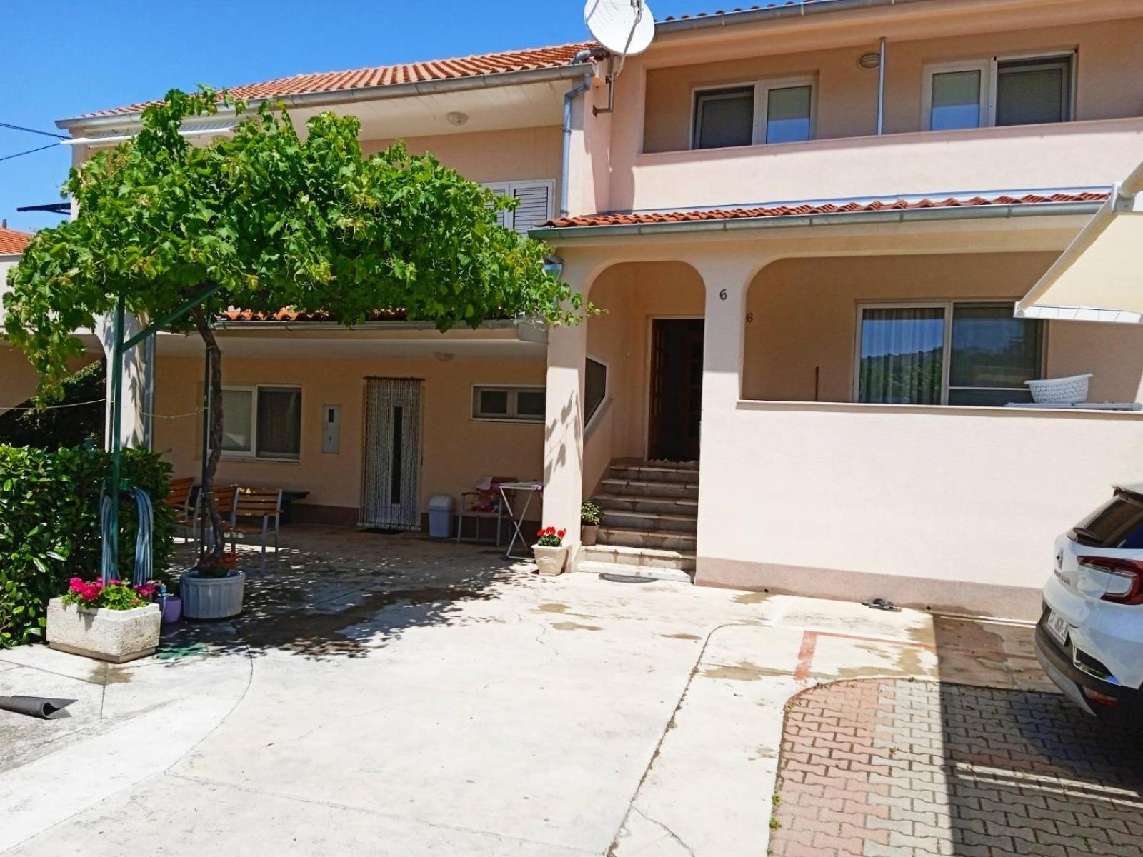 Apartments Tomas Бетина Екстериор снимка