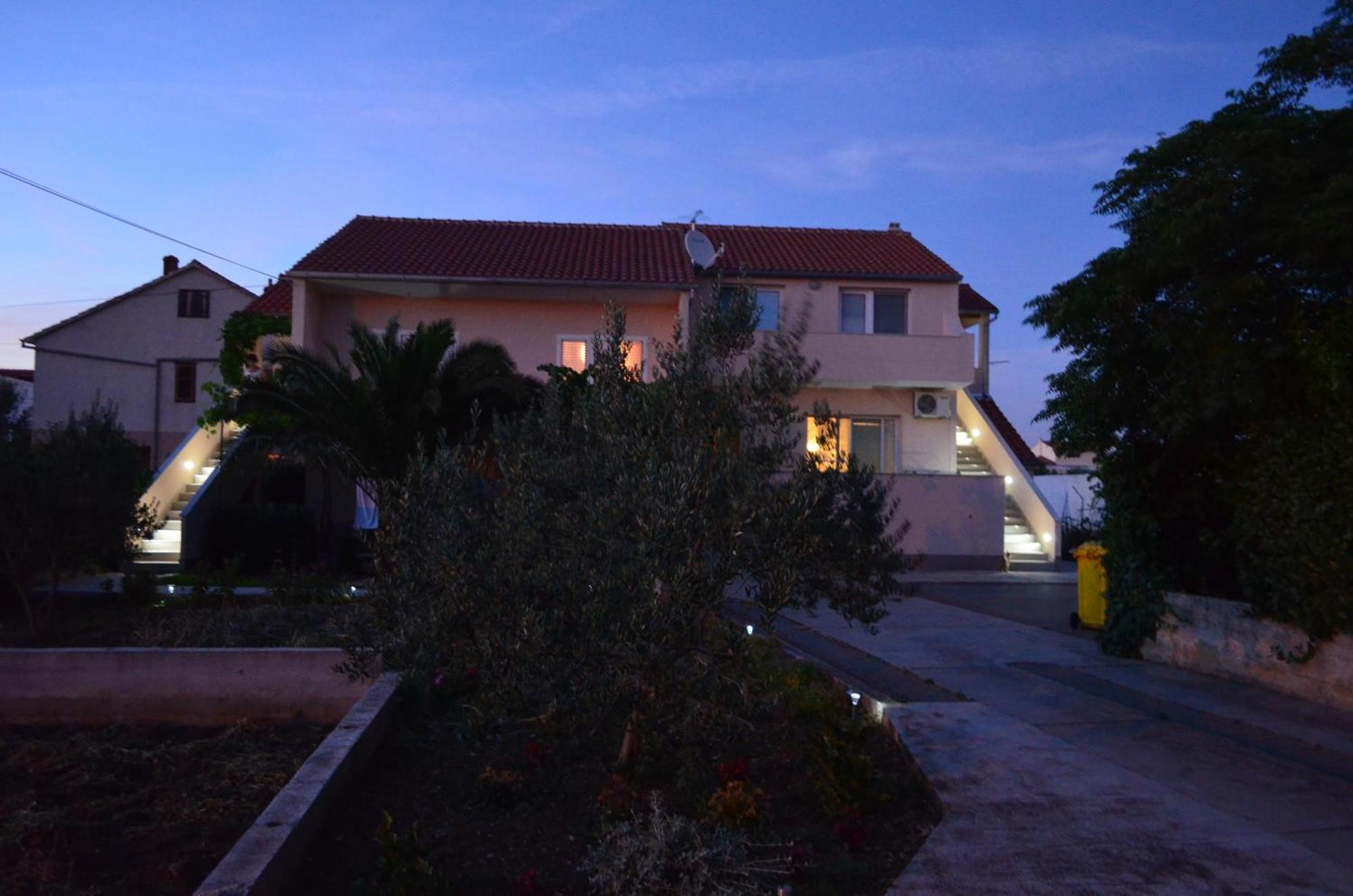 Apartments Tomas Бетина Екстериор снимка