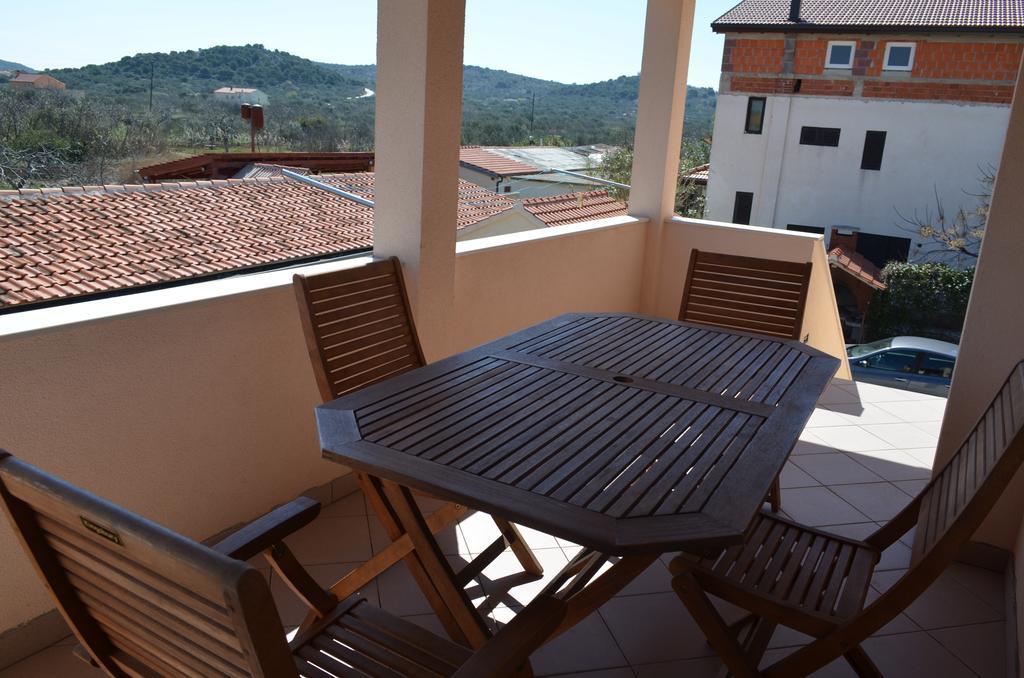 Apartments Tomas Бетина Екстериор снимка