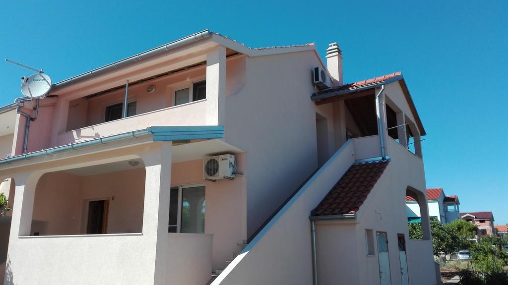 Apartments Tomas Бетина Екстериор снимка